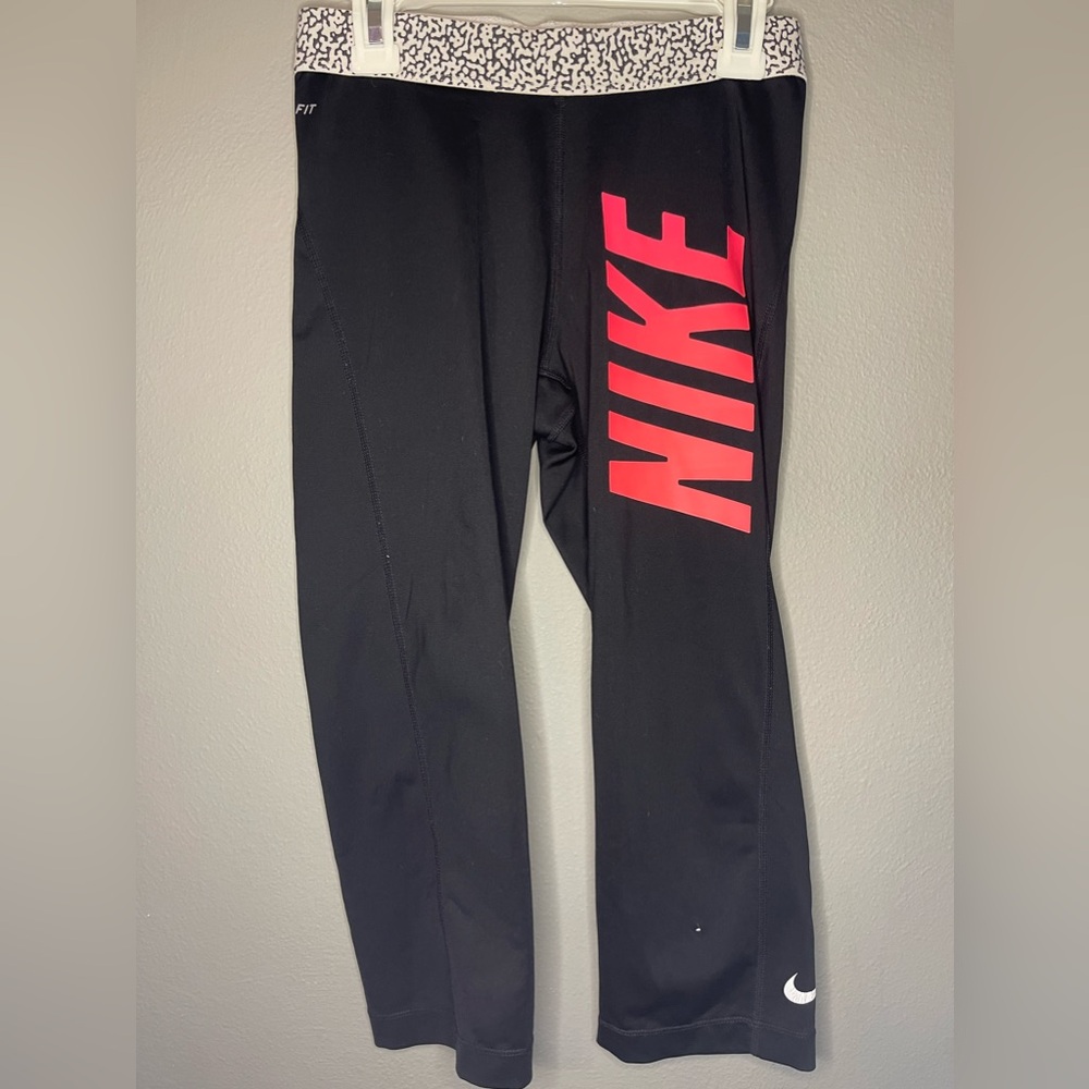 Nike Pro Dri-Fit Capri Leggings